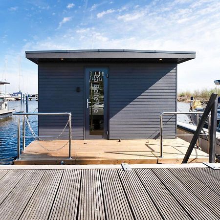 Beautiful Houseboat In Marina Of Volendam Hotel Bagian luar foto