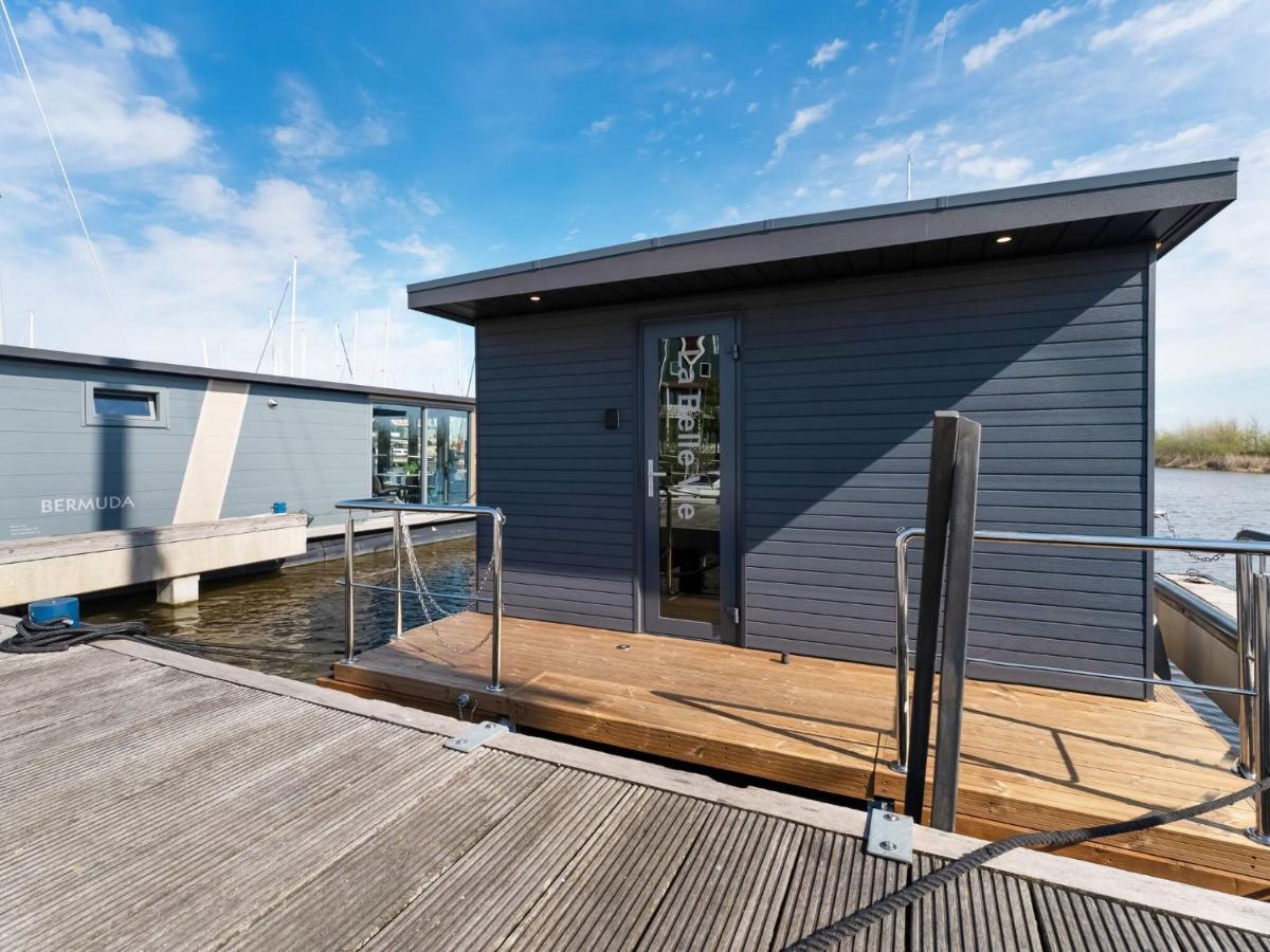 Beautiful Houseboat In Marina Of Volendam Hotel Bagian luar foto