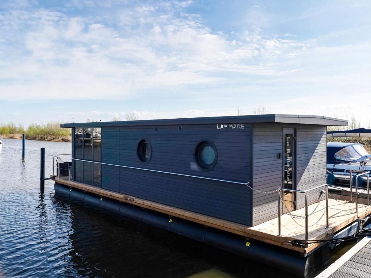 Beautiful Houseboat In Marina Of Volendam Hotel Bagian luar foto