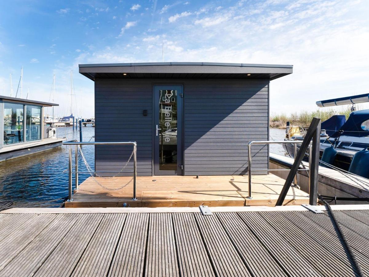 Beautiful Houseboat In Marina Of Volendam Hotel Bagian luar foto
