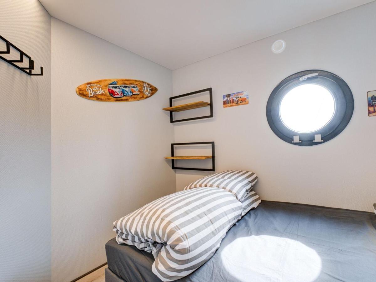 Beautiful Houseboat In Marina Of Volendam Hotel Bagian luar foto
