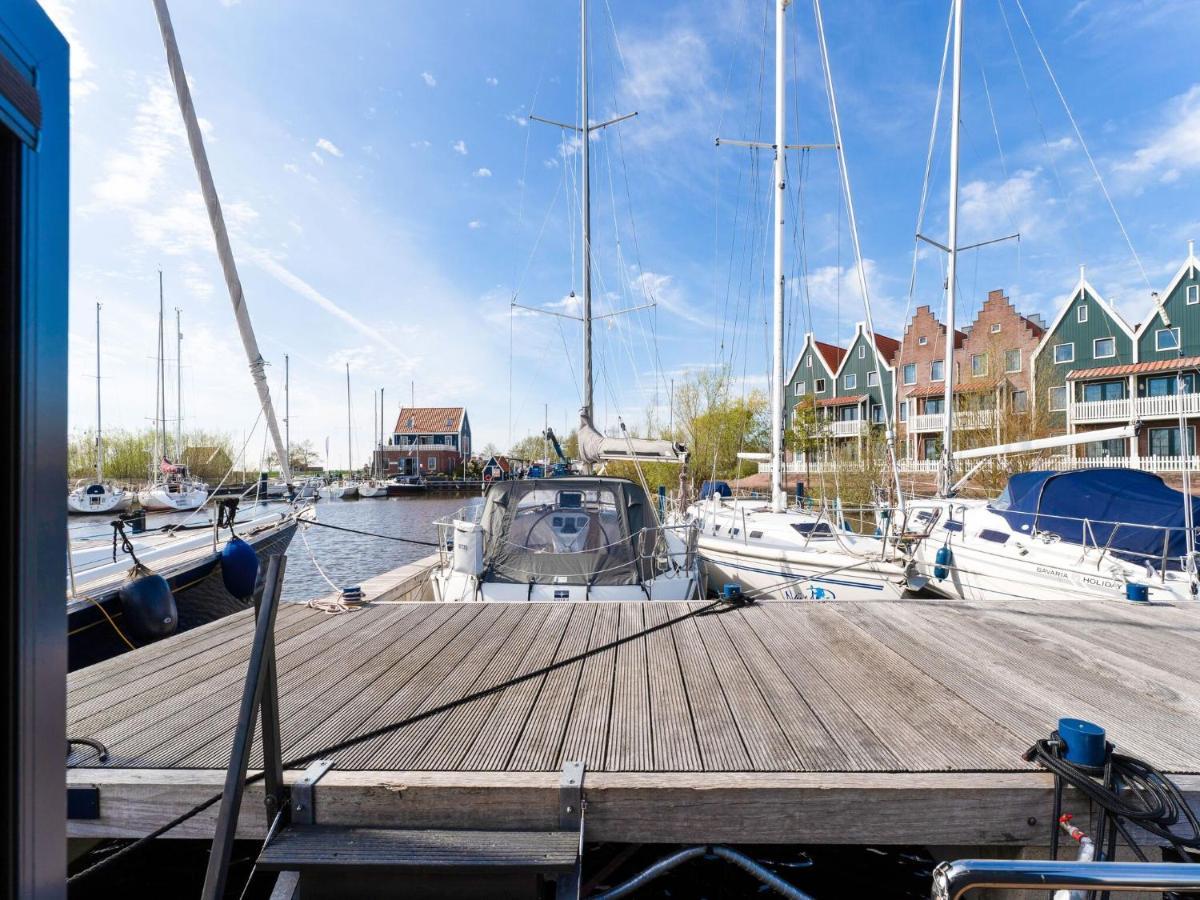 Beautiful Houseboat In Marina Of Volendam Hotel Bagian luar foto