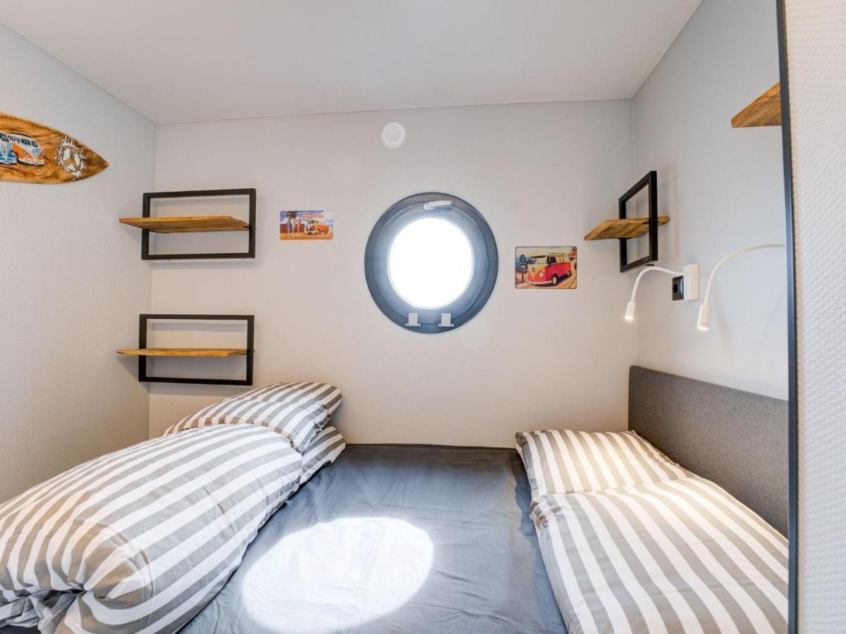 Beautiful Houseboat In Marina Of Volendam Hotel Bagian luar foto